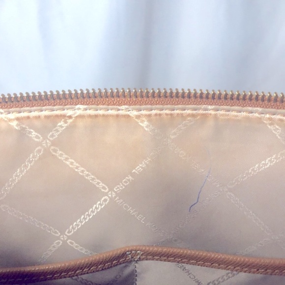 MICHAEL KORS light brown MADDIE lap top tote. - Picture 11 of 16